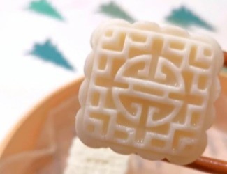 健脾養(yǎng)胃低熱量，氣血雙補(bǔ)桃花顏——三七山藥糕