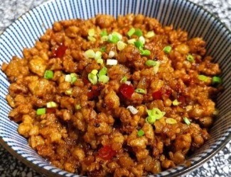 如果冰箱里只有一樣東西，只能是它——萬能的三七肉臊子